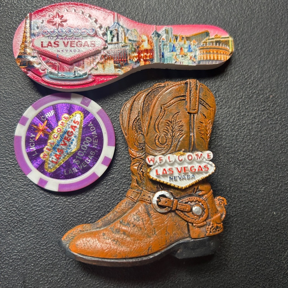 Source Unknown Las Vegas Souvenir Set - Brown Boot and Colorful Magnets